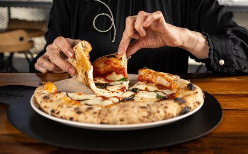 Riscurile mâncării învechite. Ce alimente îți pot provoca toxiinfecție alimentară chiar și la 24 de ore după ce sunt gătite