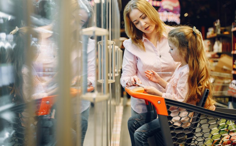 Paște cu bani puțini și griji multe: românii nu dorm și își fac calcule pentru a-și acoperi cheltuielile de sărbători