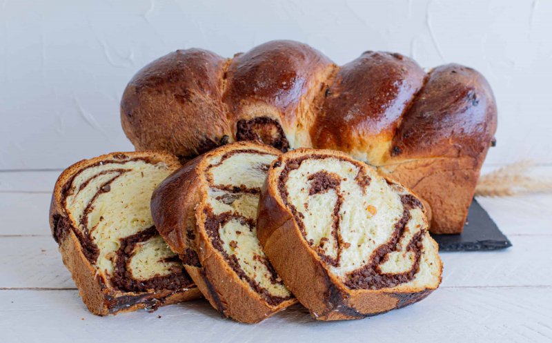 Cozonac pufos cu nucă. Rețetă tradițională