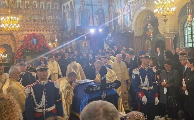 Detalii din interiorul bisericii la înmormântarea lui Mircea Lucescu: „Doar la Roma am văzut așa ceva"