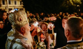 „Veniţi de luaţi Lumină!” / Mii de credincioși clujeni, la slujba de Înviere, la Catedrala Mitropolitană din Cluj-Napoca
