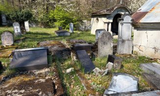 Profanare de morminte în noaptea de Înviere / 14 monumente funerare, vandalizate / Infracțiune încadrată la 'profanare de cadavre sau morminte'