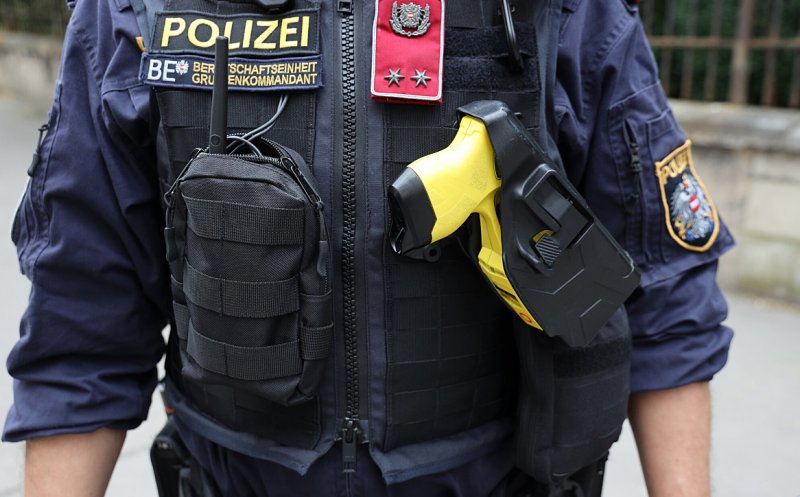 Nu e banc: 10 români și un austriac au făcut ”echipă” pentru a ”opera” 1300 de infracțiuni / Ce metodă aveau