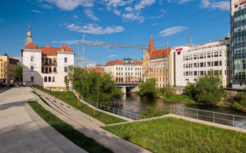 Cât te costă să locuiești într-o bijuterie arhitecturală de pe malul Someșului - palat cu peste un secol de istorie din Cluj-Napoca