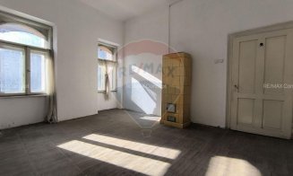 Cât te costă să locuiești într-o bijuterie arhitecturală de pe malul Someșului - palat cu peste un secol de istorie din Cluj-Napoca