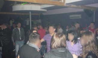 Bătaie în toată regula la o discotecă din Cluj, în noaptea de Paște: un tânăr a fost lovit cu o sticlă în față