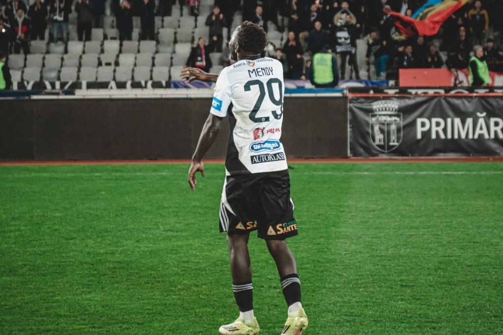 Mendy se luptă la titlu, dar putea ajunge la retrogradare. Francezul a fost ofertat de o altă formație din Superligă