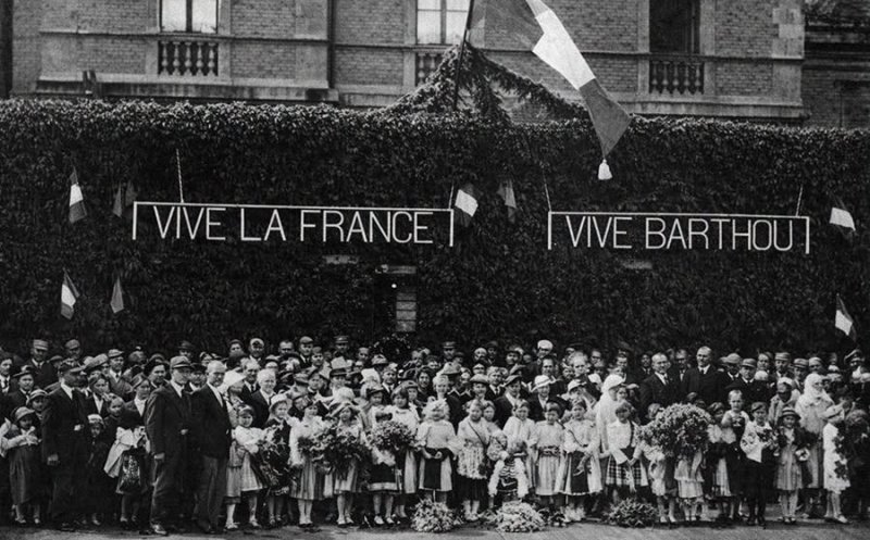 Mulțime pe peronul Gării din Cluj, în așteptarea ministrului de externe francez Jean Louis Barthou