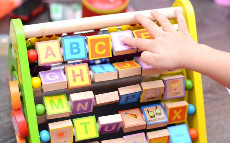 Înscrieri la creșă și grădiniță 2026. Tot ce trebuie să știe părinții: când se depun dosarele și cine are prioritate