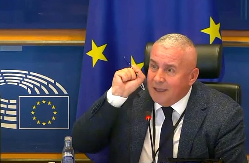 Daniel Buda: 'Bravo, domnule Grindeanu! Dragnea vă invidiază! Nici măcar cu Ordonanța 13 nu ați reușit să stârniți atâta îngrijorare la Bruxelles!'