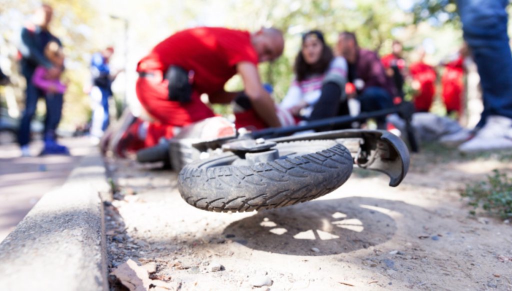 O lecție de omenie în Cluj: un tânăr a devenit salvatorul unui bărbat după un accident pe Calea Turzii. "A chemat ambulanța. Nu l-a lăsat singur nicio clipă"