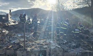 INCENDIU DEVASTATOR în Soveja: 32 de gospodării distruse de foc / Intervenție uriașă cu peste 400 de pompieri, jandarmi și polițiști