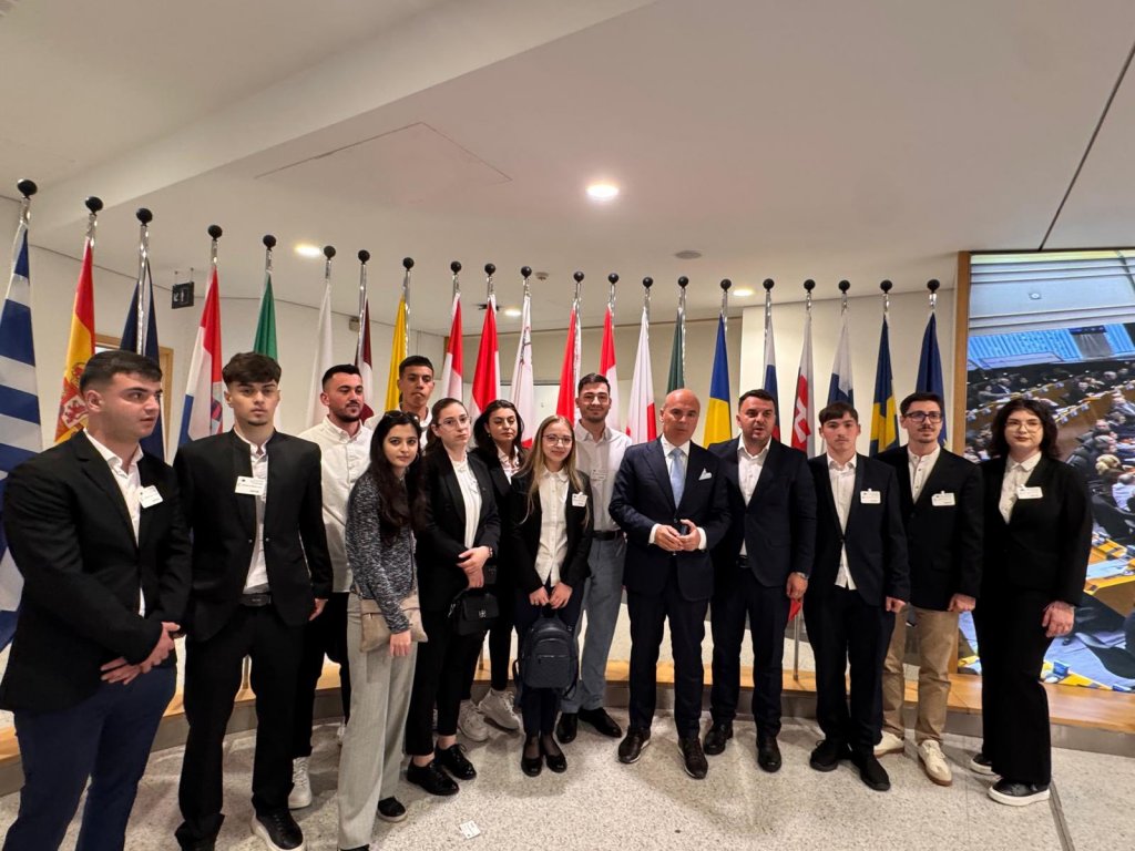 Rareș Bogdan, gazdă la Bruxelles: „Parlamentul European, deschis pentru elevii români și aleșii locali”