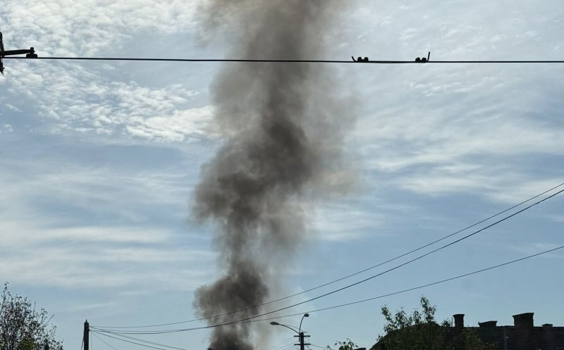 INCENDIU la etajul 4 al unui bloc din Cluj-Napoca / De la ce a pornit focul