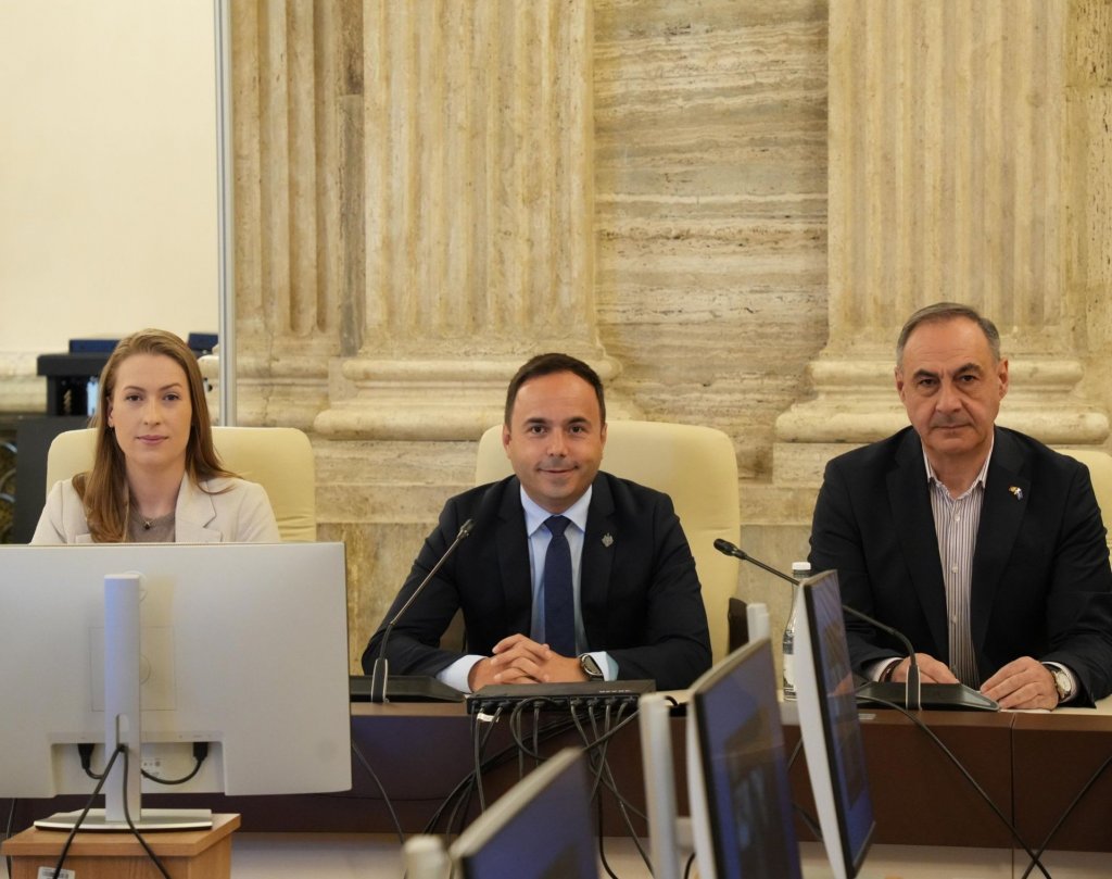 Lege pentru ONG-uri: proiectul lui Ovidiu Cîmpean a trecut de Comisia de buget din Camera Deputaților