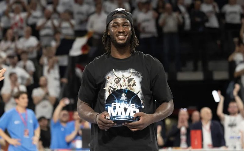 Adam Mokoka, fostul baschetbalist de la U-BT, desemnat MVP-ul finalei EuroCup