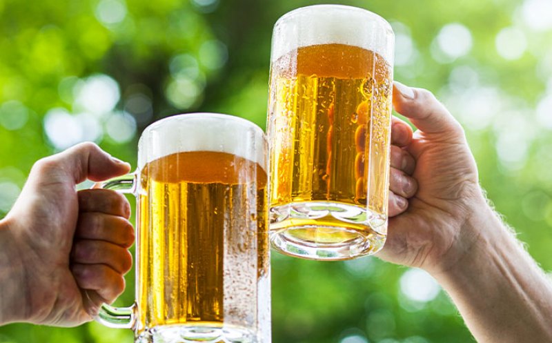 Fără bere, nu e 1 Mai! 8 din 10 români nu concep sărbătoarea fără „ingredientul” tradițional