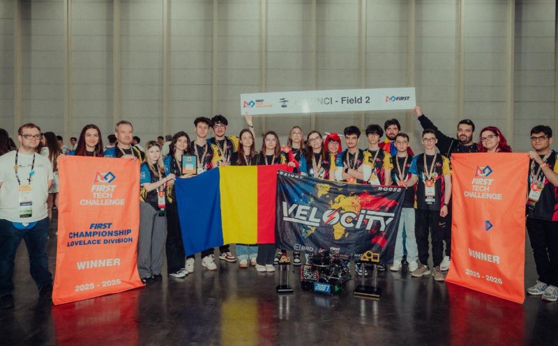 Două echipe de robotică din România au luat aurul și argintul în SUA la Campionatul Mondial First Tech Challenge 2026
