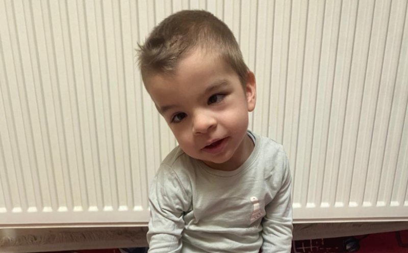 Când copilăria devine o luptă zilnică pentru fiecare pas. Povestea lui Matei. "Ca părinte, e greu să știi că există soluții, dar să nu le poți oferi"