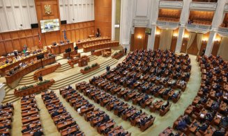 Moțiunea împotriva lui Bolojan a fost citită în plen de liderul senatorilor PSD, Daniel Zamfir