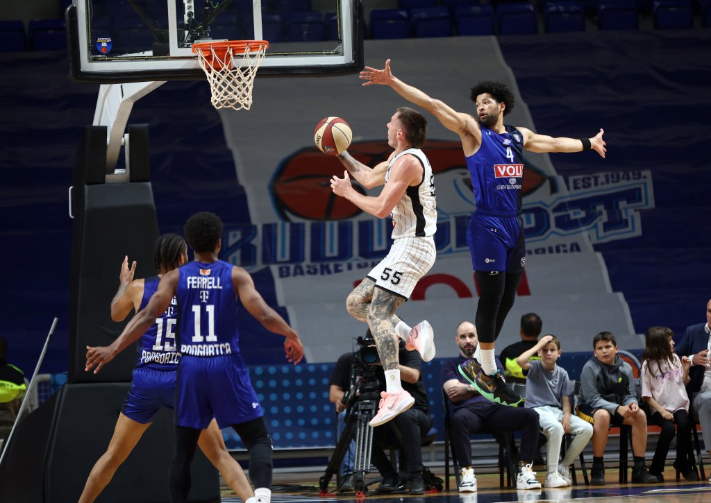 U-BT, eșec în primul meci din play-off-ul ABA League. Clujenii s-au prăbușit pe final cu Buducnost