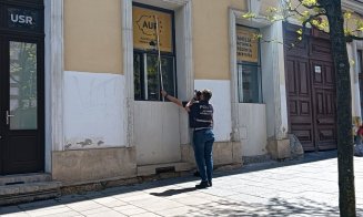 A fost săltat de poliție clujeanul care a vandalizat sediul AUR din oraș