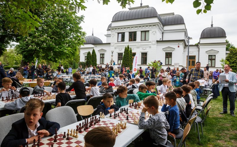 Clujul, capitala șahului românesc pentru o zi - 300 de copii, prezenți la concursul din Parcul Central