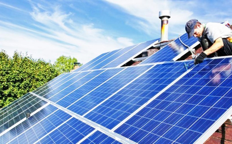 AFM taie programul Casa Verde Fotovoltaice și mută banii spre investiții în apă-canal