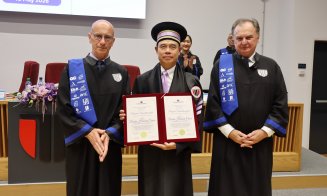 Rectorul uneia dintre cele mai importante universități din Thailanda, decorat de UTCN
