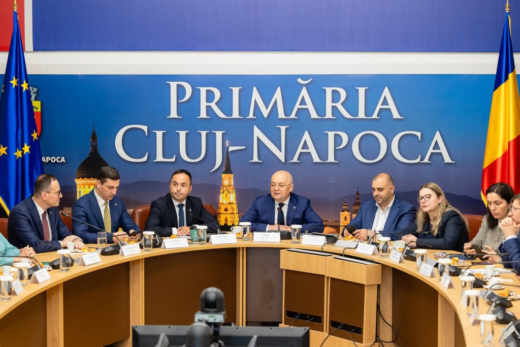 Boc: ''Alocăm 10 milioane euro - finanțări nerambursabile - pentru proiecte culturale, educative și sportive". Până când pot fi depuse dosarele