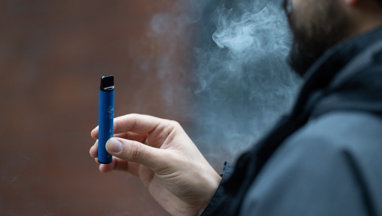 Țigările electronice ar putea provoca o boală pulmonară gravă. Medic: „Există deja studii care arată legătura”