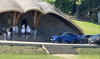Dosar care vizează profanarea lăcaşurilor de cult, după ce trei şoferi au parcat maşinile lângă altarul amenajat pentru Rusaliile catolice