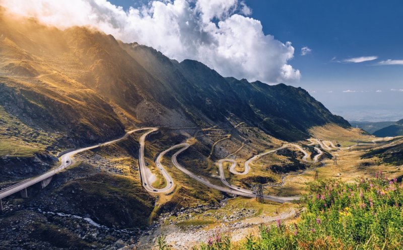 S-a deschis circulația pe Transalpina. Ce restricții sunt în vigoare