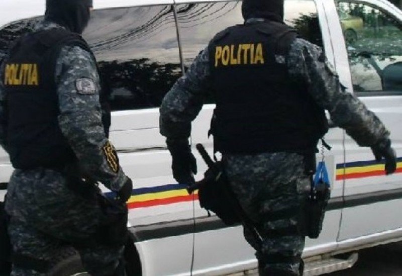 Descinderi la un psiholog cunoscut. Se fac percheziții într-un dosar de viol și agresiune sexuală/ Psihologul va fi dus la audieri