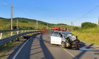 ACCIDENT devastator în Cluj! Un motociclist se zbate între viață și moarte după o coliziune violentă cu o mașină. Trafic BLOCAT