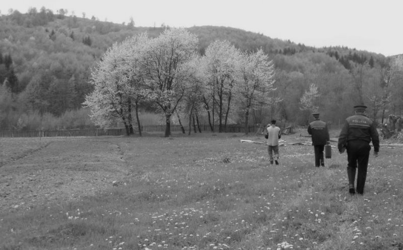 Tragedie uriașă: un copil de doar 2 ani și-a pierdut viața după ce a căzut într-un râu care trece prin spatele curţii în care locuia