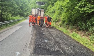 Reparații pe un drum județean dintr-o zonă pitorească a Clujului
