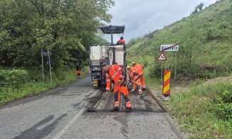 Reparații pe un drum județean dintr-o zonă pitorească a Clujului