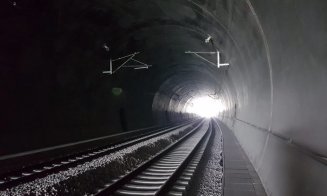 Se vede luminița de la capătul tunelului? Când vom putea merge din nou cu trenul între Cluj și Oradea
