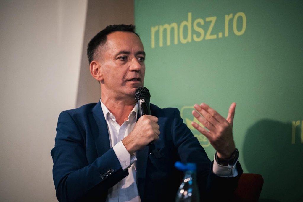 UDMR intră în ședință ad-hoc după nominalizarea lui Veștea. Csoma Botond: "Ne-a luat prin surprindere. Vom vedea ce vom face"