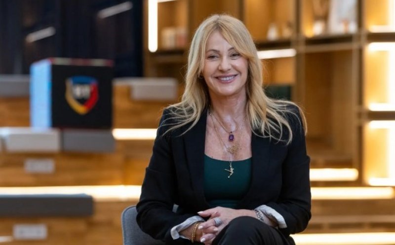 Nadia Comăneci, în vizită la Banca Transilvania: ”17 secunde. Atât a durat exercițiul care mi-a schimbat viața”