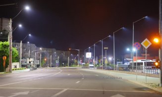Continuă lucrările de modernizare a iluminatului public în Turda. Așa arată până acum