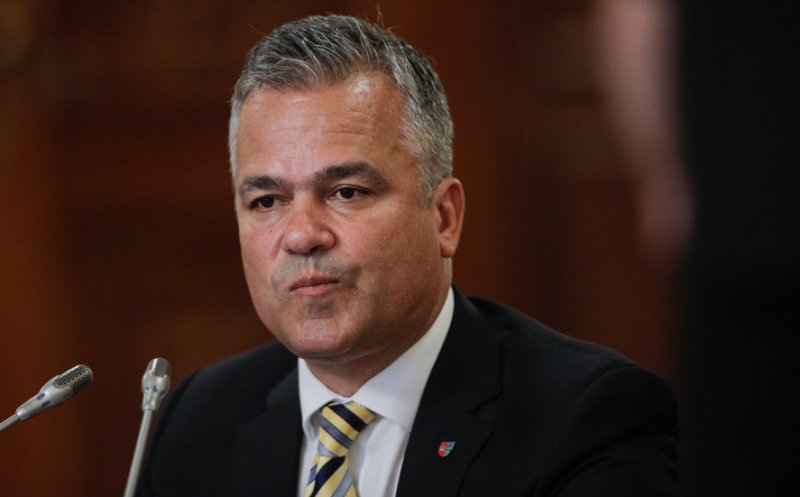 Adrian Veștea începe negocierile pentru formarea Guvernului. Marți se consultă cu liderii PSD