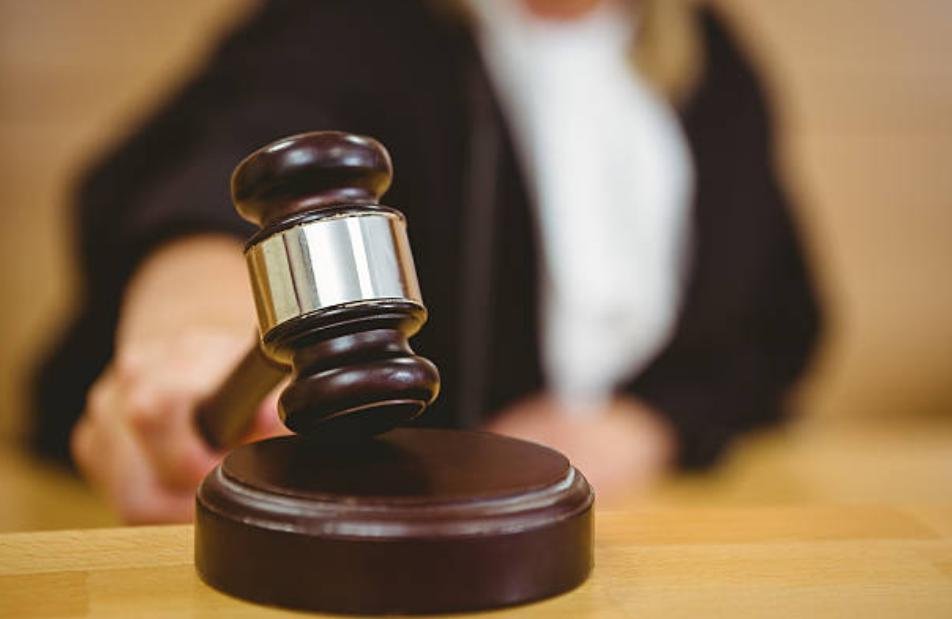 O judecătoare de 98 de ani a cerut să rămână în funcție, dar i s-a respins solicitarea
