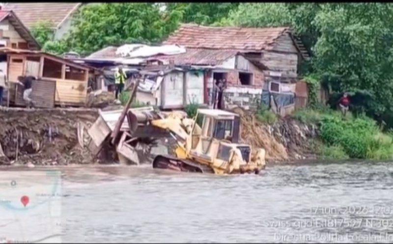 Floreștiul curăță Someșul de gunoaie. Construcții ilegale demolate și sute de tone de deșeuri evacuate