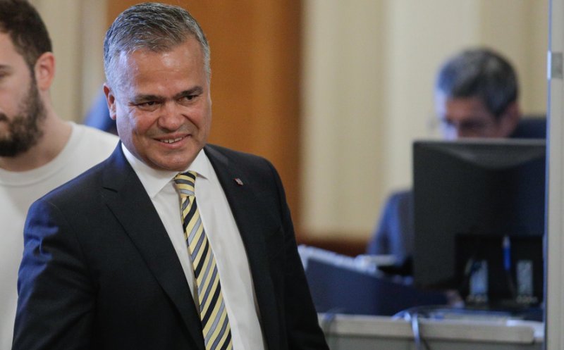 Adrian Veștea renunță la candidatura pentru conducerea PNL și acuză un „simulacru democratic”