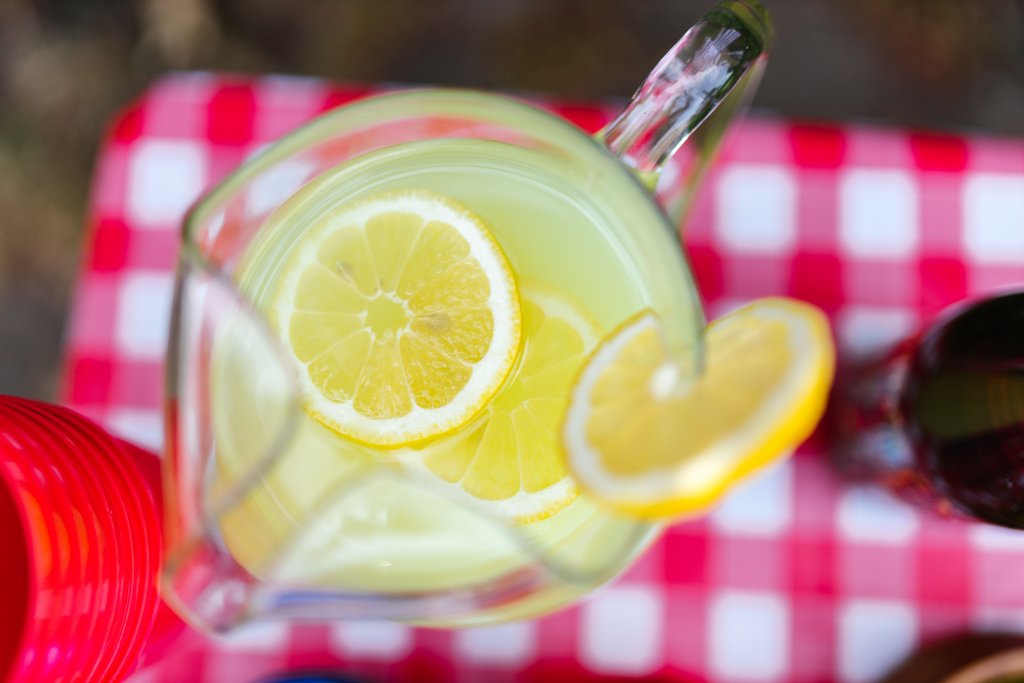Secretul celei mai bune limonade de casă. Rețeta cu doar trei ingrediente care cucerește vara