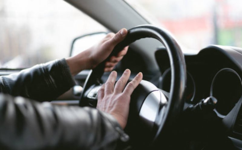 Clujean umilit în trafic după ce a condus o mașină cu numere de Bistrița: „M-au făcut vinitură în propriul oraș. 200 de claxoane într-o săptămână”