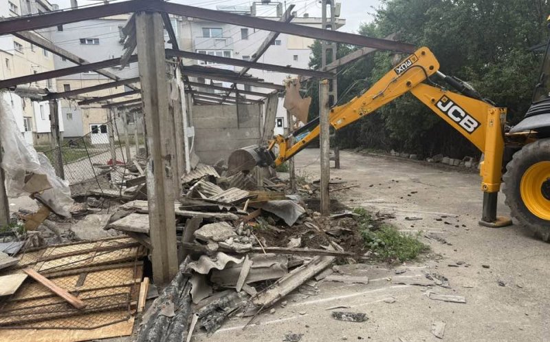 Unde se mai demolează garaje 'private' amplasate pe domeniul public în Cluj