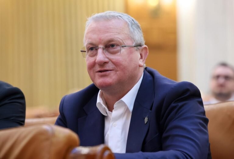 Remus Lăpușan acuză PNL, USR și UDMR că prelungesc blocajul politic: „România are nevoie să fie guvernată, nu de jocuri de culise”